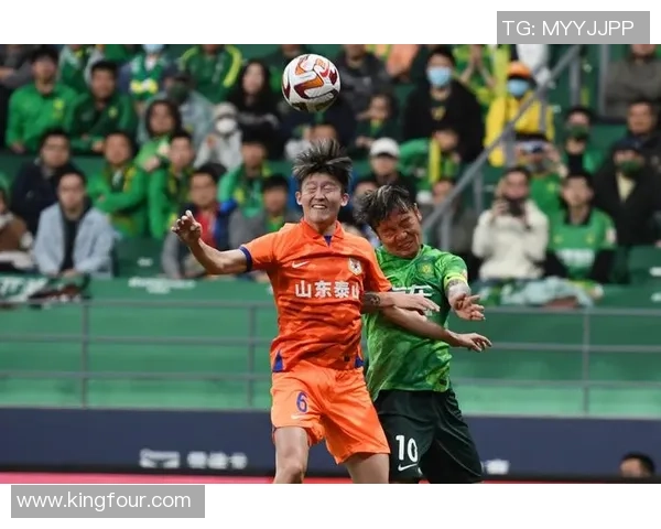山东泰山与北京国安激战正酣 双方争夺中超榜首位置精彩对决