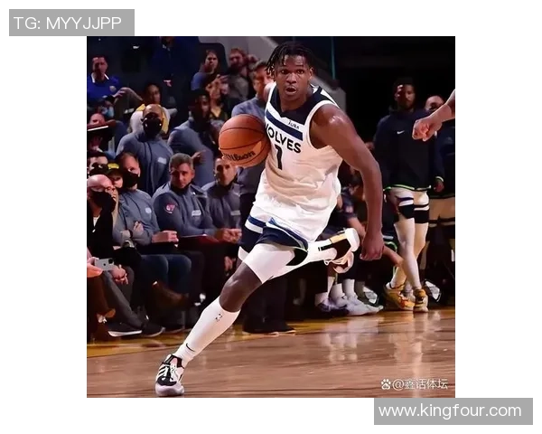 森林狼挑战雷霆 展现年轻球队激烈对抗与未来潜力