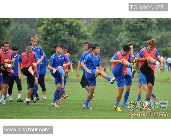 激烈对抗与团队协作并存 体育赛事背后的策略与激情分析